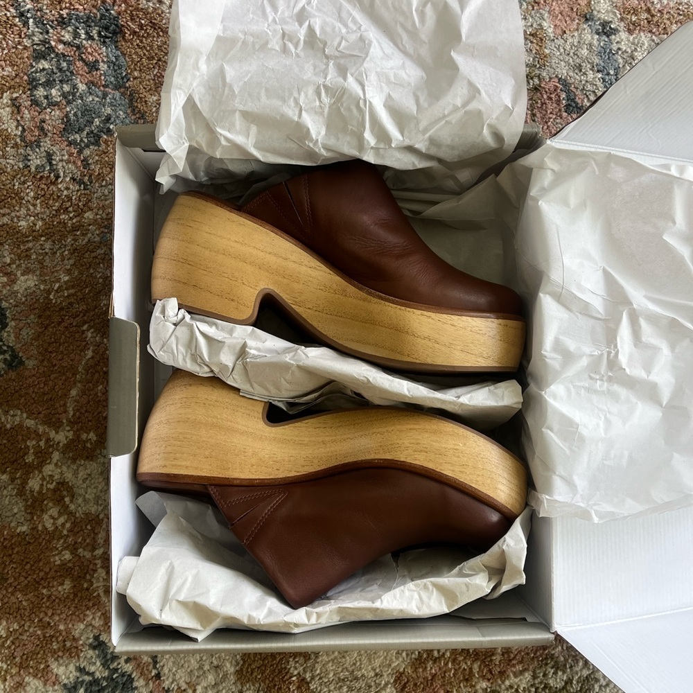 Everlane Tan and Brown Leather Mules